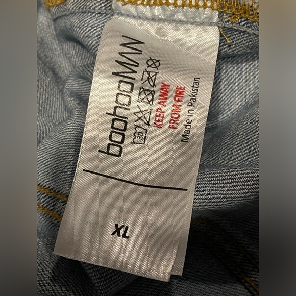 BOOHOO MAN QUAVO SKULL AND FLAME DENIM JACKET - Picture 5 of 7